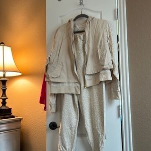 Fabletics Sweat Suit XL